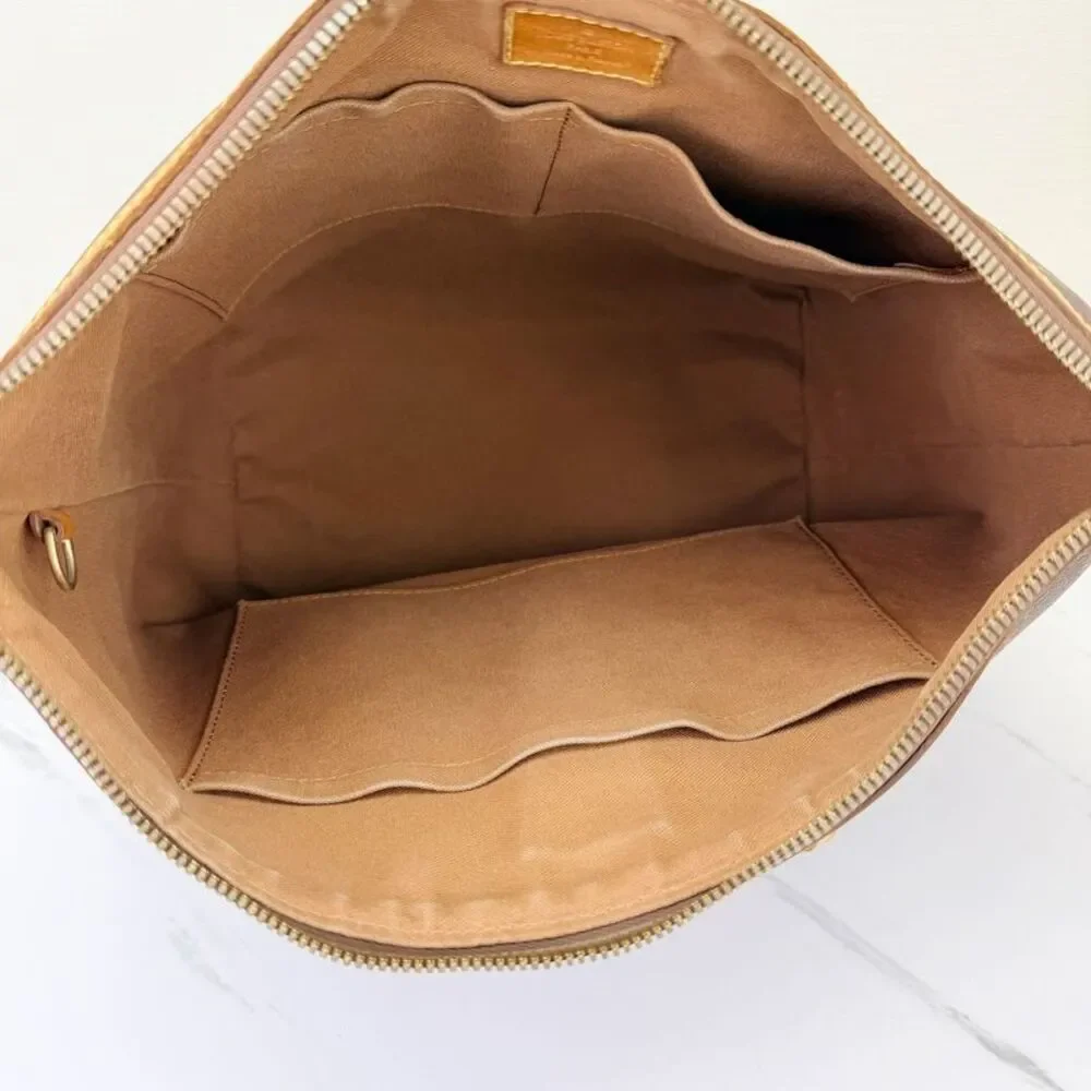 Louis Vuitton Women Pre-Loved Bag Very Good Condition